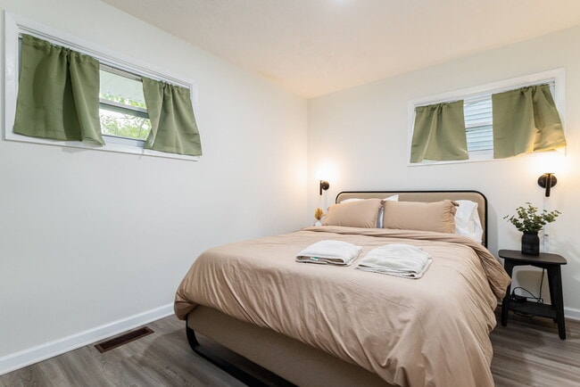 Building Photo - 1321 Browne Ln