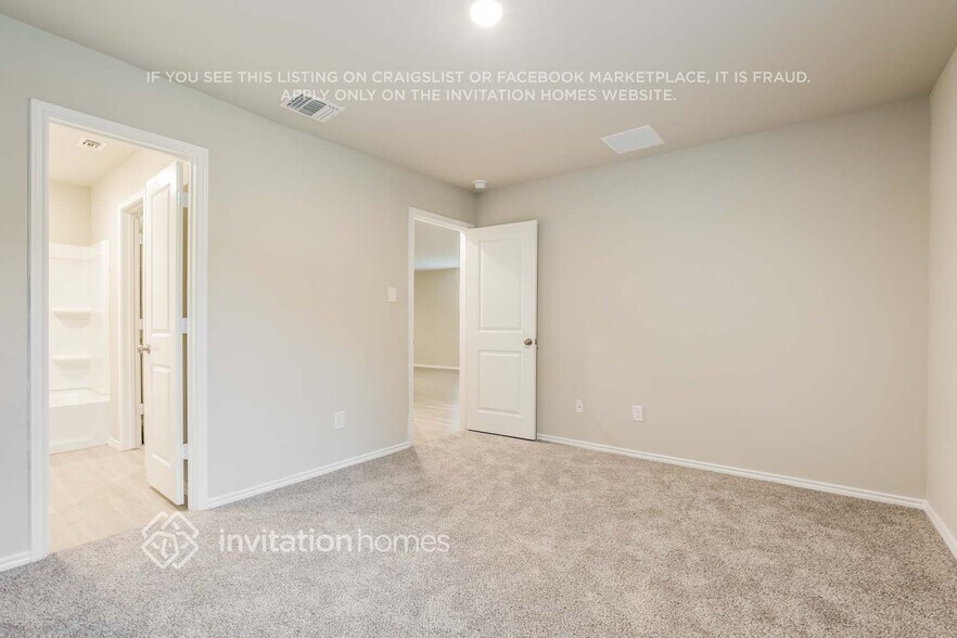 Building Photo - 5711 Leon Pl