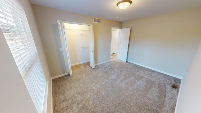 Building Photo - 513 St George St