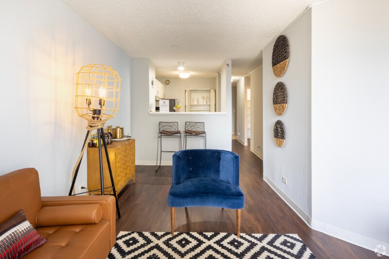 Building Photo - 445 N Peshtigo Ct