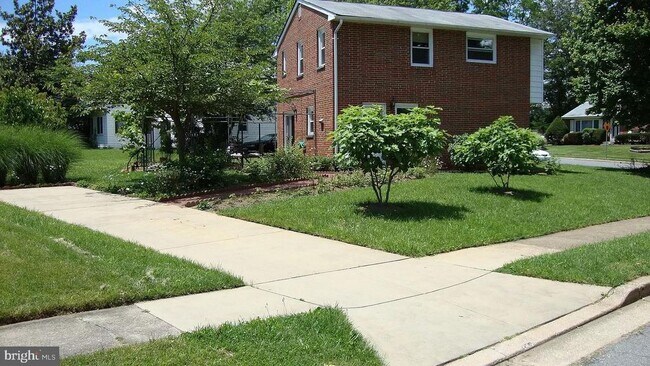 Primary Photo - 6820 Cherokee Dr