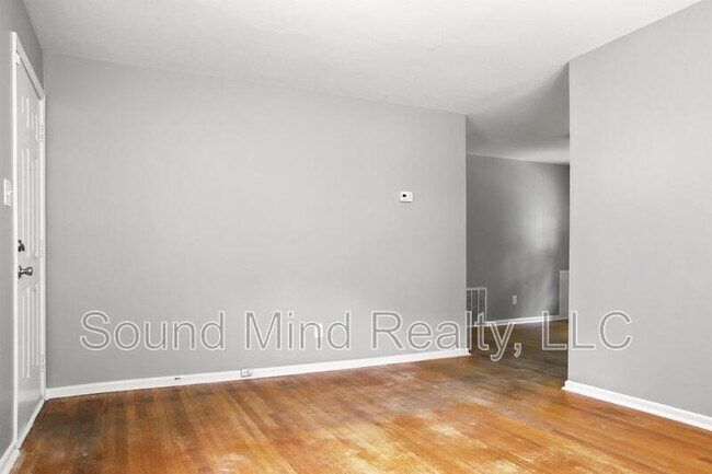 Building Photo - 819 Hadley Rd