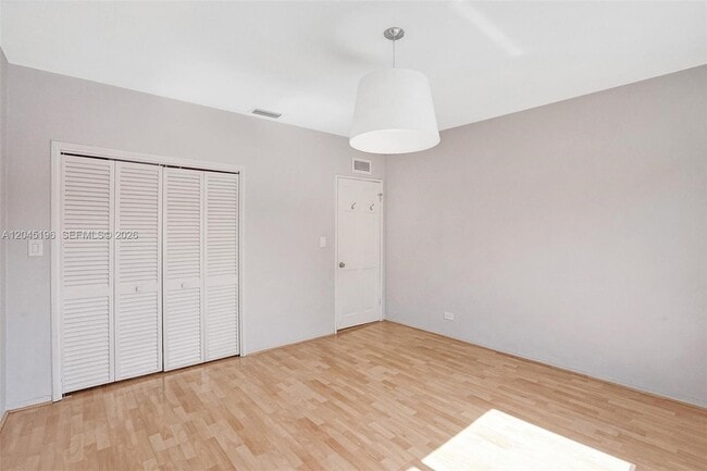 Building Photo - 9040 Carlyle Ave