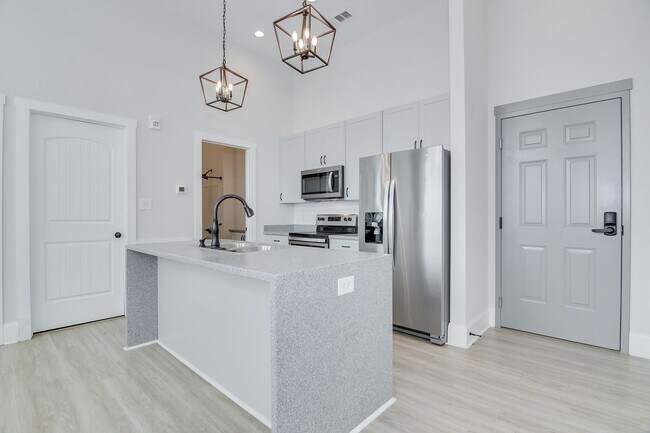 Building Photo - 2 Bed 2 Bath Apartment In Middle of Harlem!