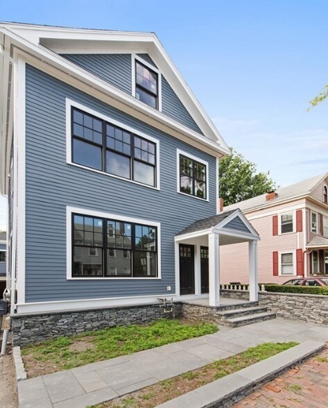 Building Photo - 70 Otis St