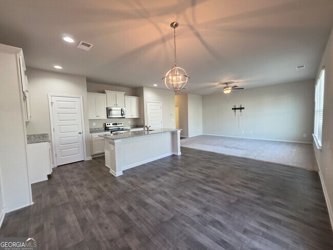 Building Photo - 136 Red Birch LN