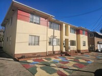 Building Photo - Charming 2 Bedroom in Sheffield Village Lo...