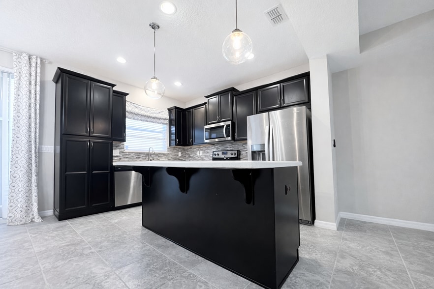 Building Photo - 3749 Brighton Park Cir