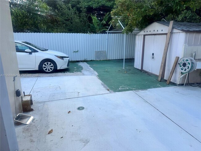 Building Photo - 1261 NE 209th Terrace