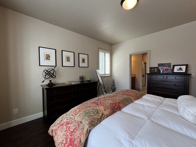 Building Photo - Charming 3 Bedroom Villebois Home with Loft, A/C, Designer Finishes and Community Pool!