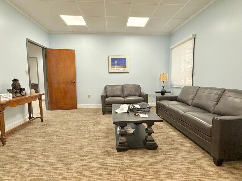 Building Photo - 4640 Valais Ct