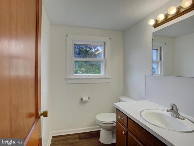 Building Photo - 557 N Franklin St