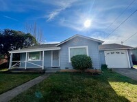 Building Photo - Updated 2 bedroom 1 bath house near Montgo...