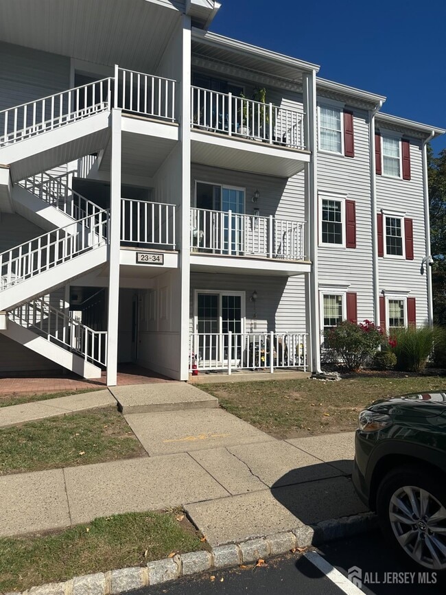 Building Photo - 30 Dartmouth Way