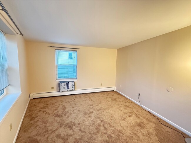 Building Photo - 1425 Crotona Ave