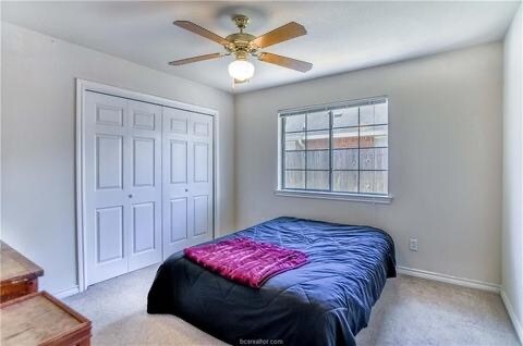 Building Photo - 921 Sun Meadow St