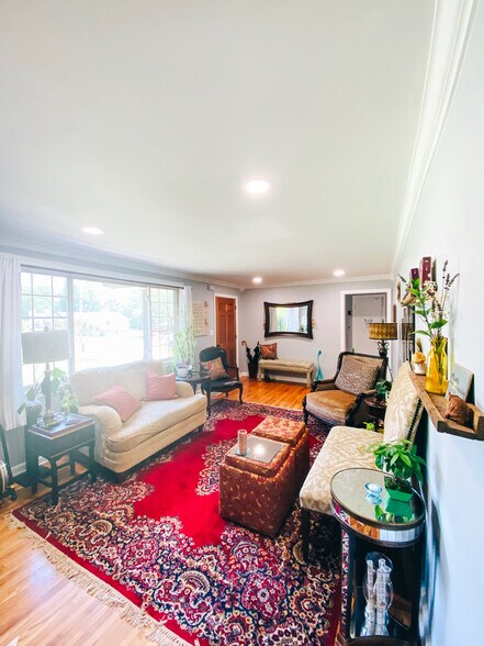 Building Photo - 2507 Sandy Dr