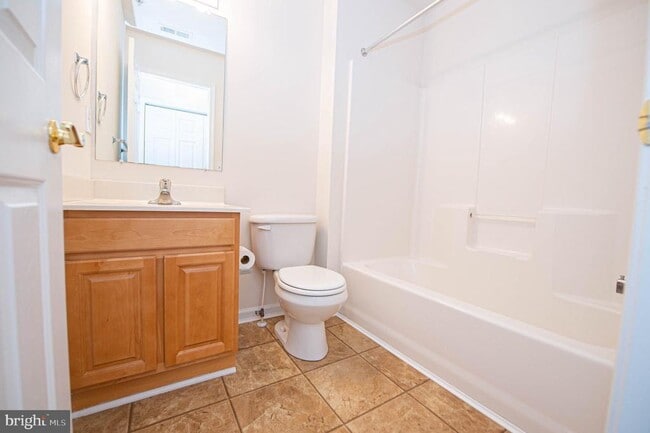 Building Photo - 438 Parkview Ct