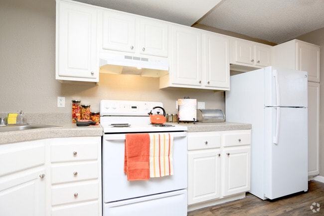 2BR 1BA-777 Sq Ft - Vantage