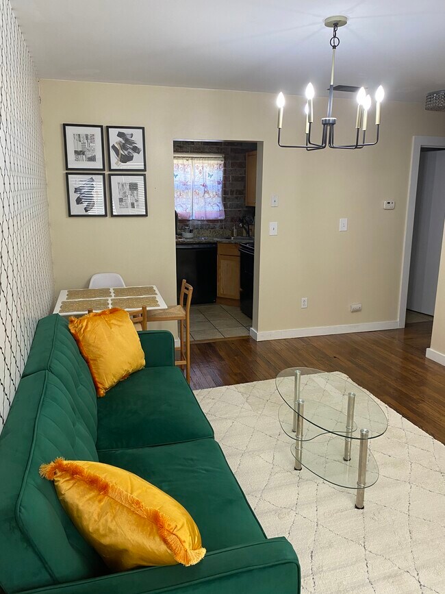 Living Room - 561 Formwalt St SW