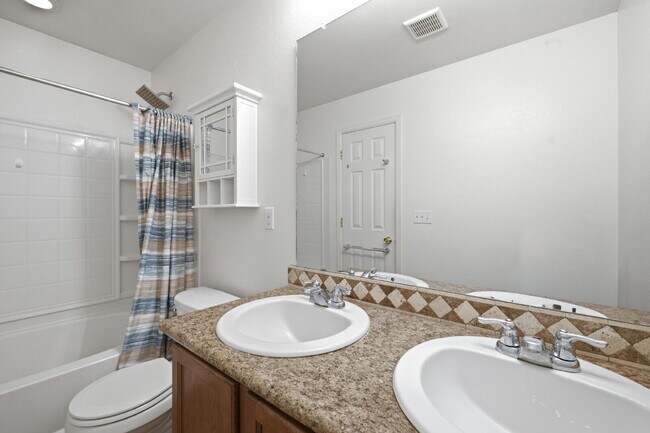 Building Photo - "Charming 3-Bedroom Home with 2.5 Baths on Kirk Street – 1744 sq ft of Comfort in Denver!"