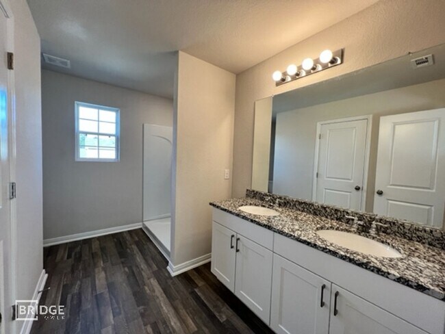 Building Photo - 17363 Cedar Crest Dr. Conroe Tx 77306
