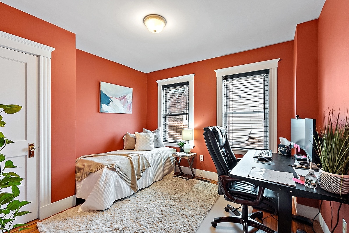Bedroom #3 / Office - 1900 Washington St