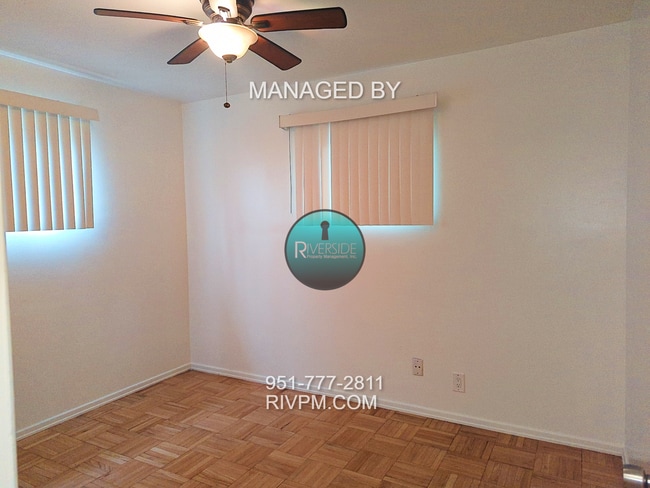 Building Photo - This centrally located Riverside duplex will go fast!!