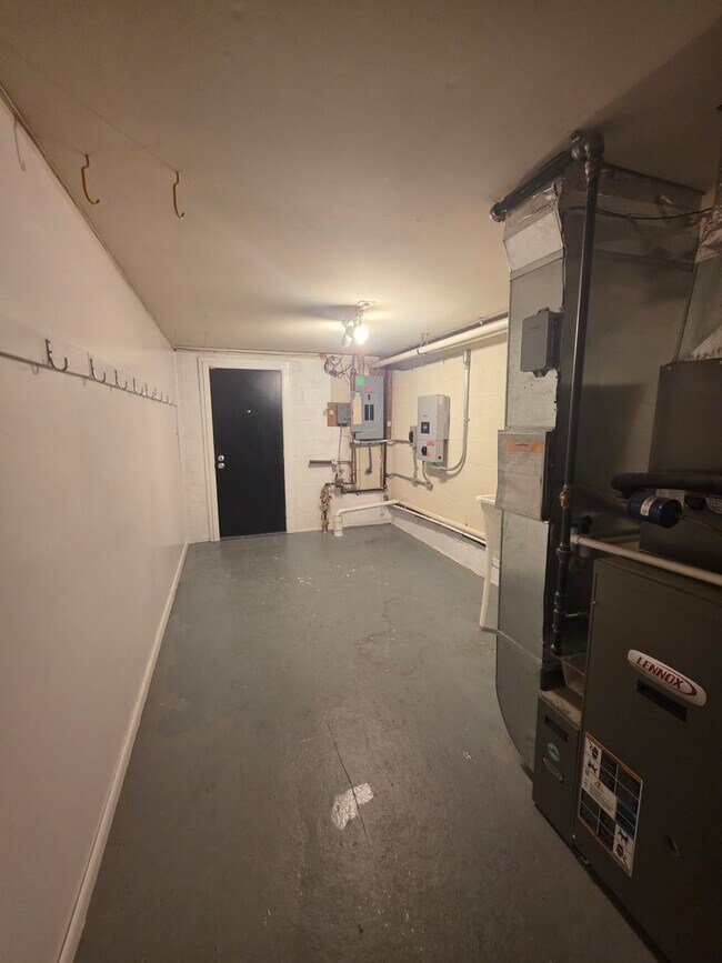 Building Photo - Green Valley Community off Kirkwood Highway