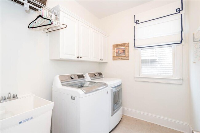 Building Photo - 2153 Whitekirk St NW