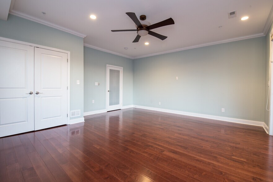 Building Photo - 4576 Silverwood St