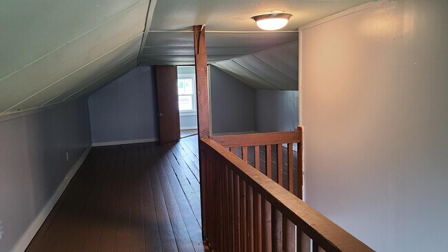 Building Photo - 1733 Lockbourne Rd