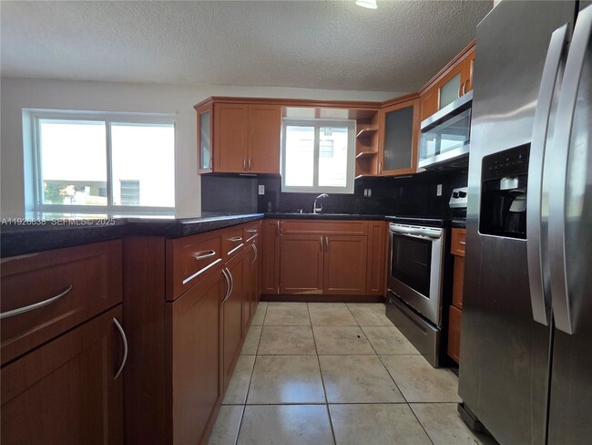 Building Photo - 2438 SW 114th Ave