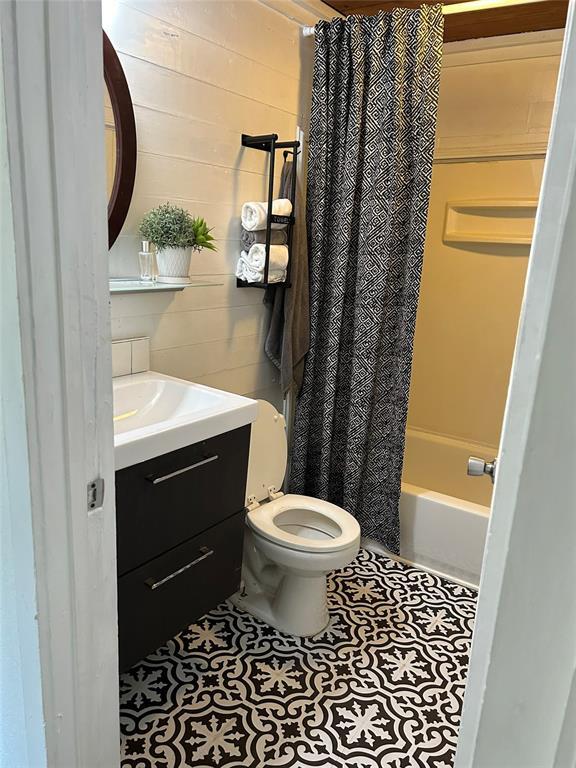 Building Photo - 613 Brentwood St