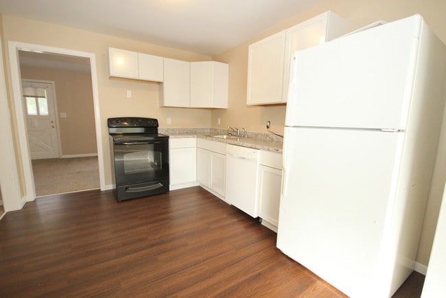 Building Photo - 109 Sunset Dr