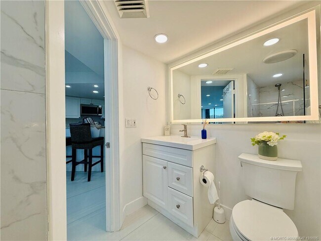 Building Photo - 8800 S Ocean Dr