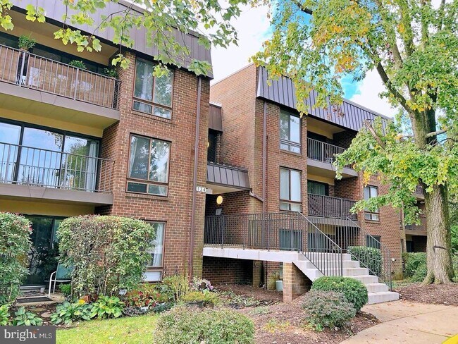 Building Photo - 134 Roberts Ln