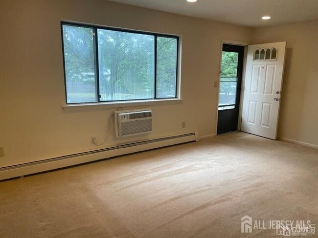Building Photo - 1301 Cricket Ln