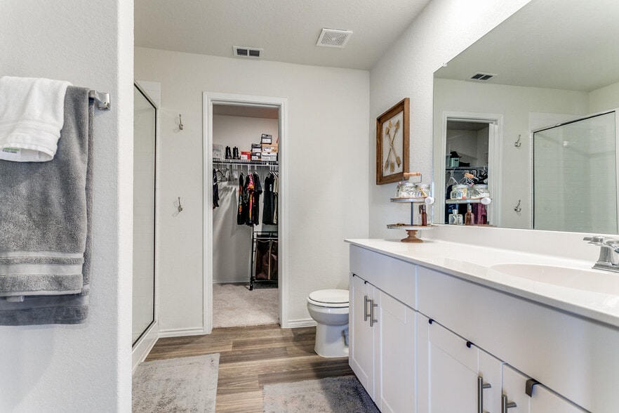 Building Photo - 6231 Fieldrun