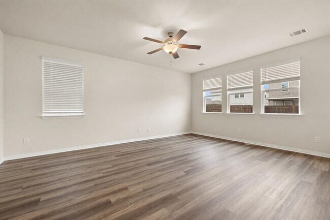 Building Photo - 129 Greenway Ln