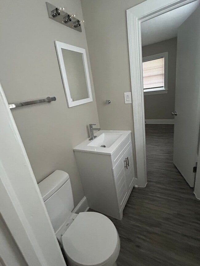 Building Photo - Four Bedroom Two Bath House for Rent $1100...