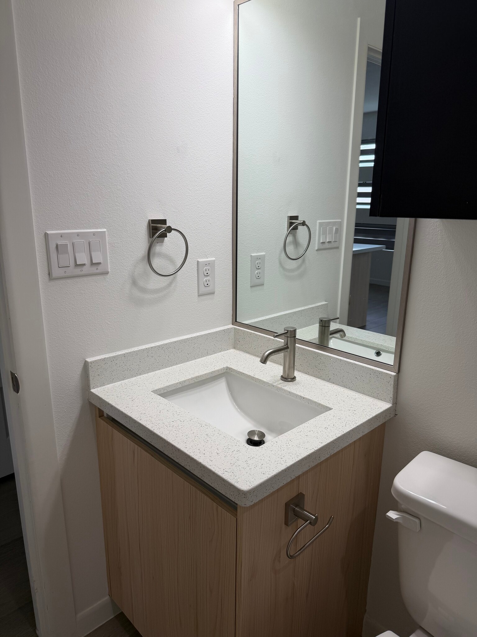 Building Photo - 220 W Campeche Ave