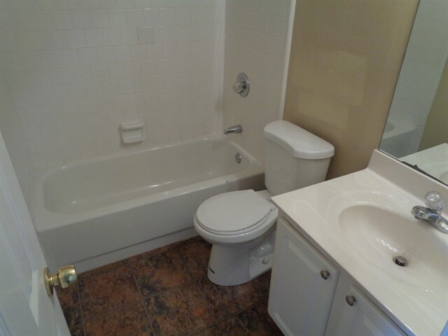 Building Photo - 140 Saddle Bridge Dr