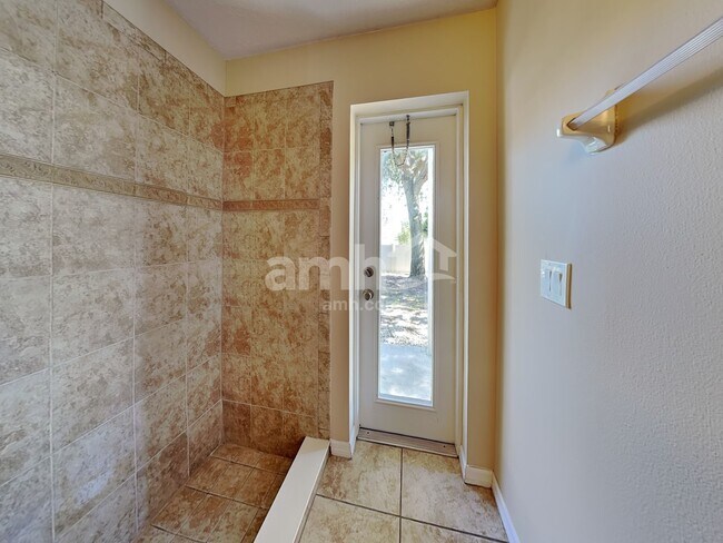 Building Photo - 2770 Spicebush Loop