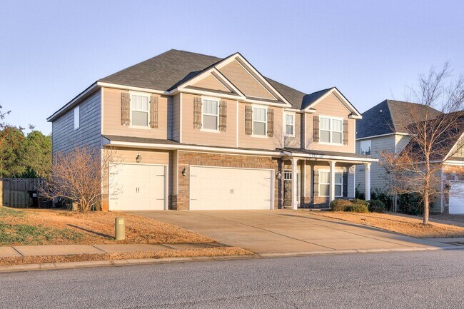 Building Photo - Large House in Grovetown!