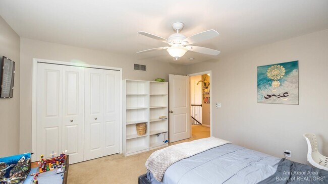 Building Photo - 815 Atherstone Dr