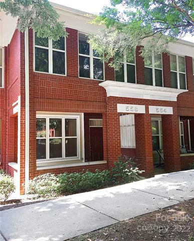 Building Photo - 558 E 9th St
