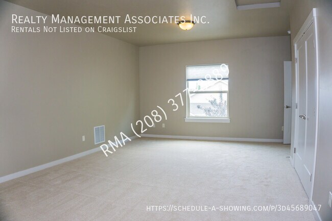 Building Photo - 5050 N Cortona Way