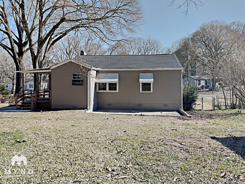Building Photo - 924 Parkway Dr