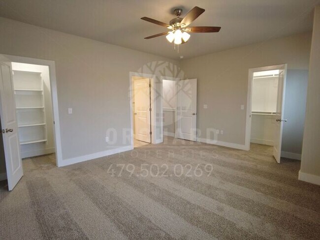 Building Photo - EP 6 | Townhome with Garage in Siloam Springs!